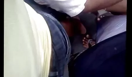 سبزه به آرامی صحنه سکسی افسانه جومونگ با انگشت خود را به ارگاسم می رساند